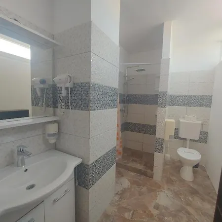 Semesteranläggning (resort) La Perla Bianca 3*