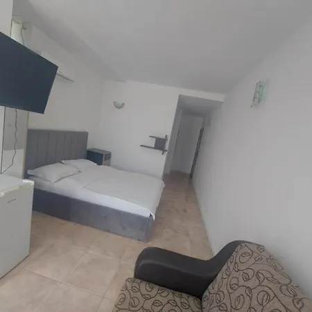 Semesteranläggning (resort) La Perla Bianca 3*